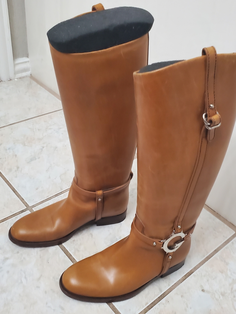 Gucci leather riding boots
